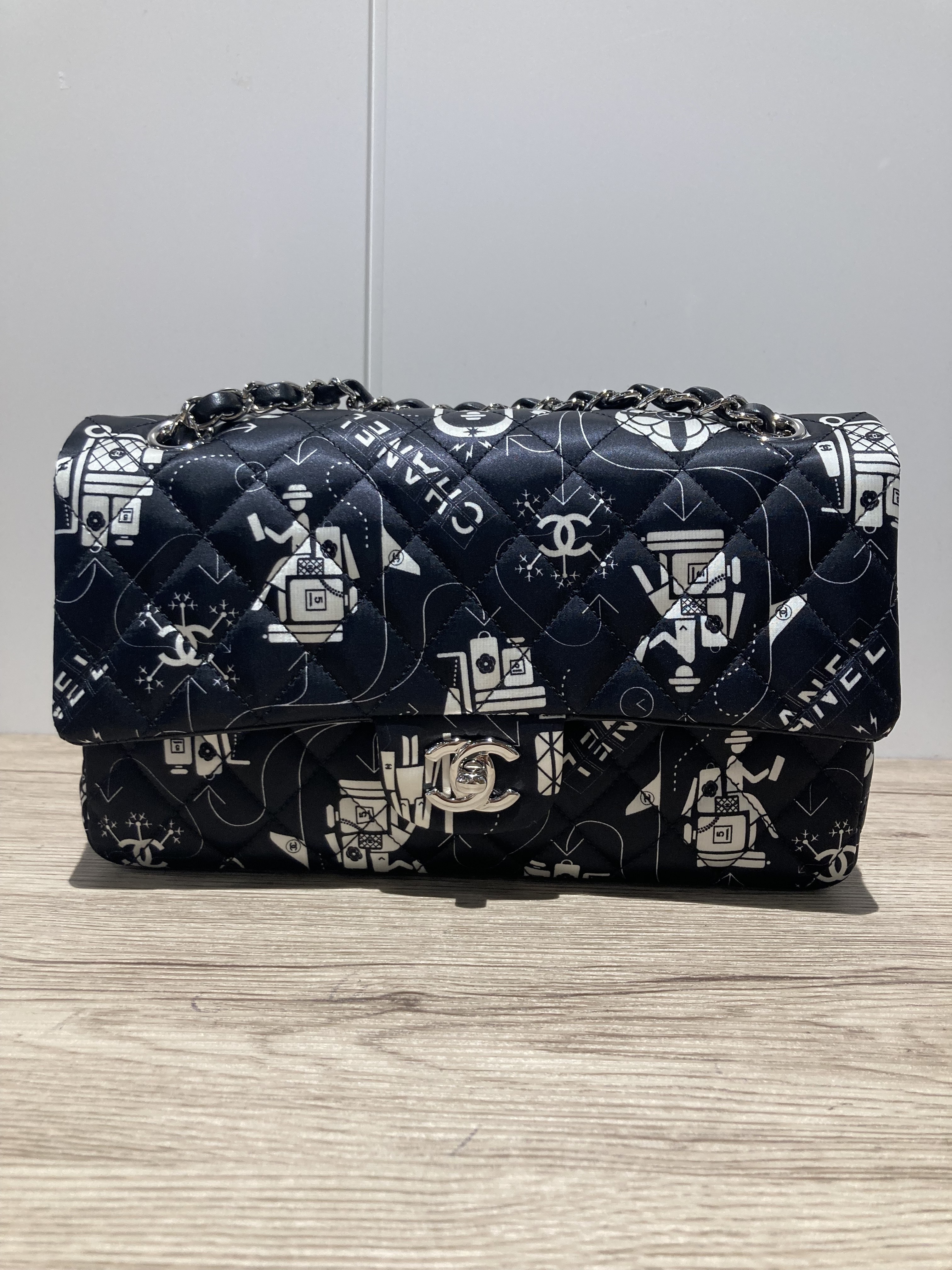 エアラインマトラッセ25 Wチェーンショルダーバッグ シルクサテン